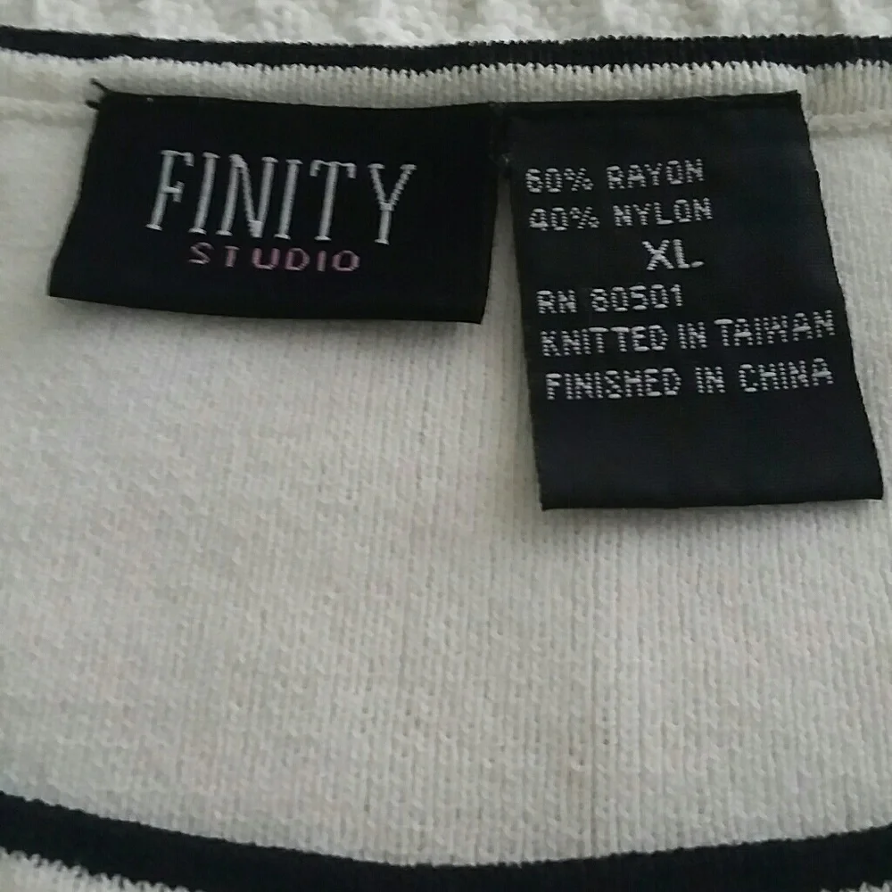 Finity Studio Top - Picture 3 of 4